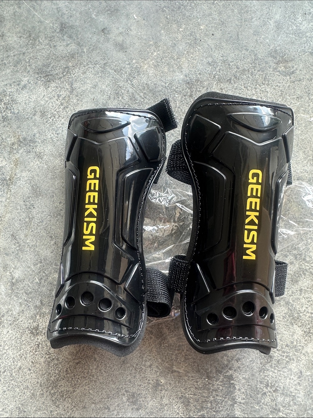 GEEKISM Black Youth Shin Guards small